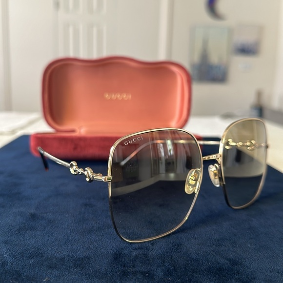 ✨✨Luxury Designer GUCCI SUNGLASSES FOR SALE !
ORIGINAL I DONT  HAVE THE RECEIPT✨ - Picture 7 of 15
